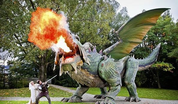 The world’s largest walking robot Fanny is a fire-breathing dragon