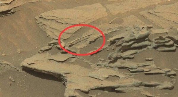 Curiosity Mars rover finds a floating spoon