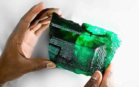 Zambian emerald weighing 5,655 carats